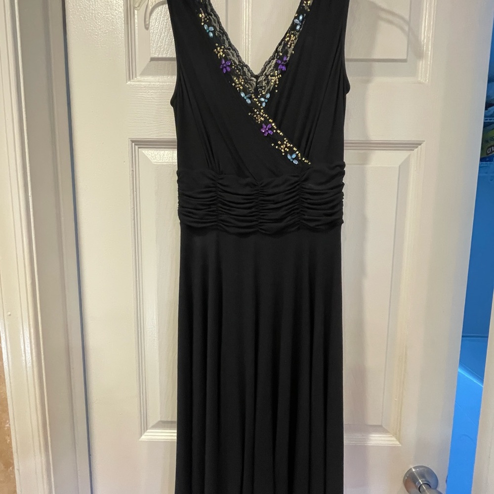 Dress - Picture 3 of 3